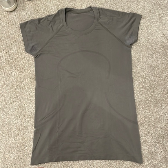 lululemon athletica Tops - Lululemon Swiftly Tech Short Sleeve 2.0